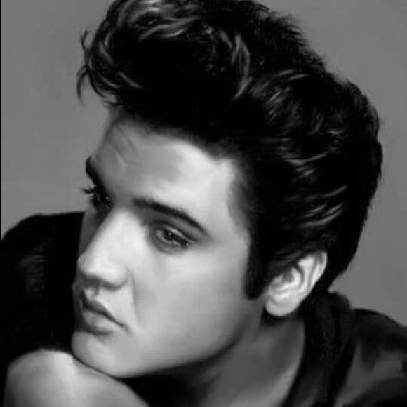 Meet your Posher, Gloria - Picture 1 of 1